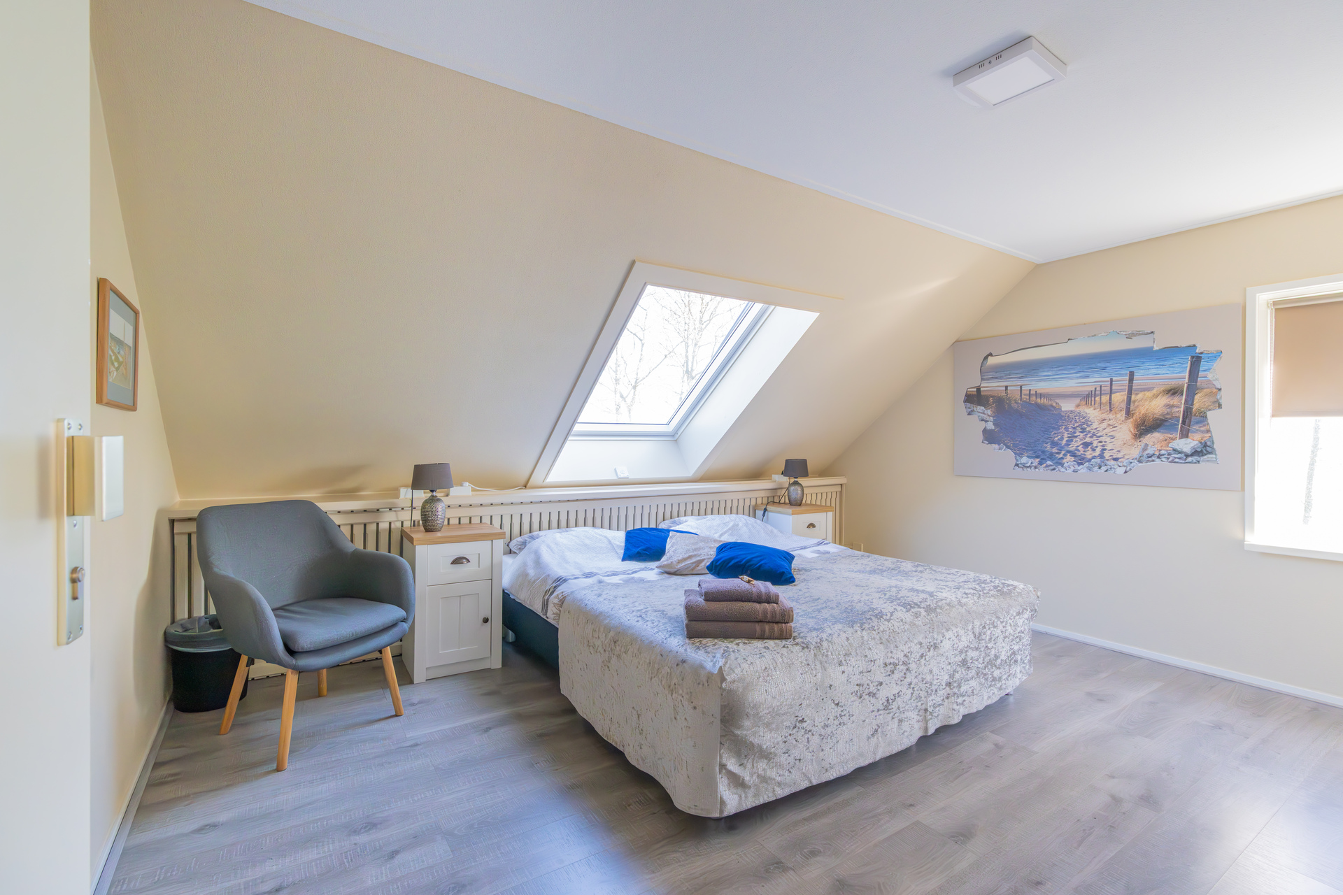 Room image 2