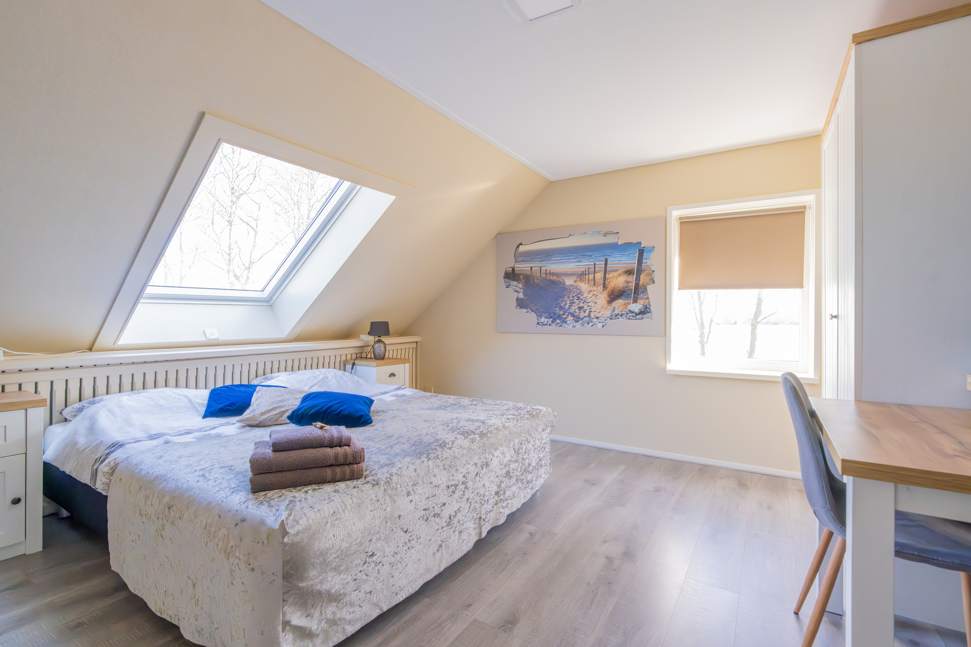 Room image 3
