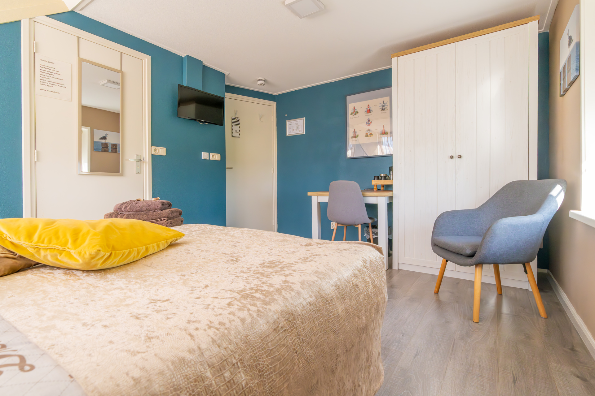Room image 11
