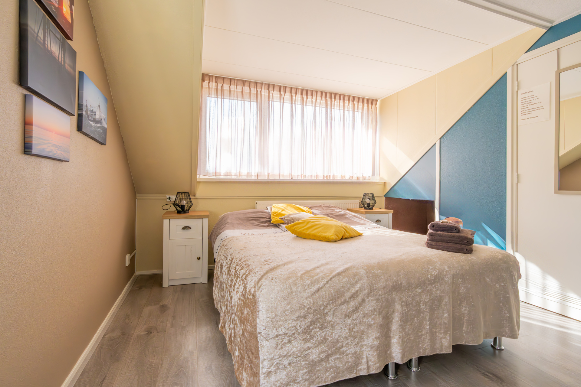 Room image 4
