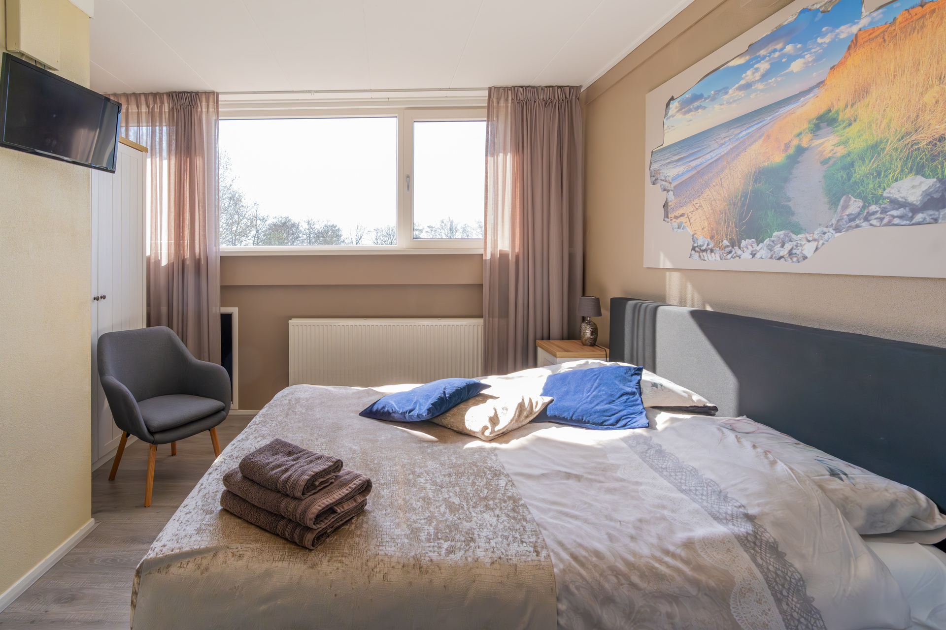 Room image 7