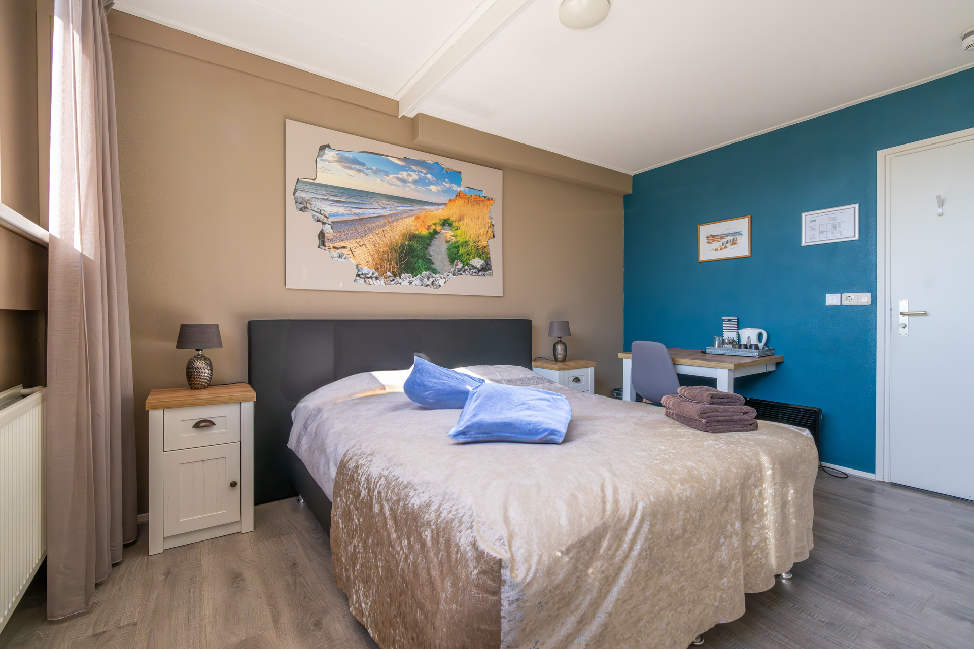 Room image 4