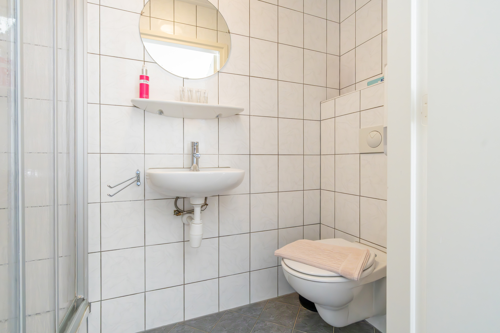 Room image 2