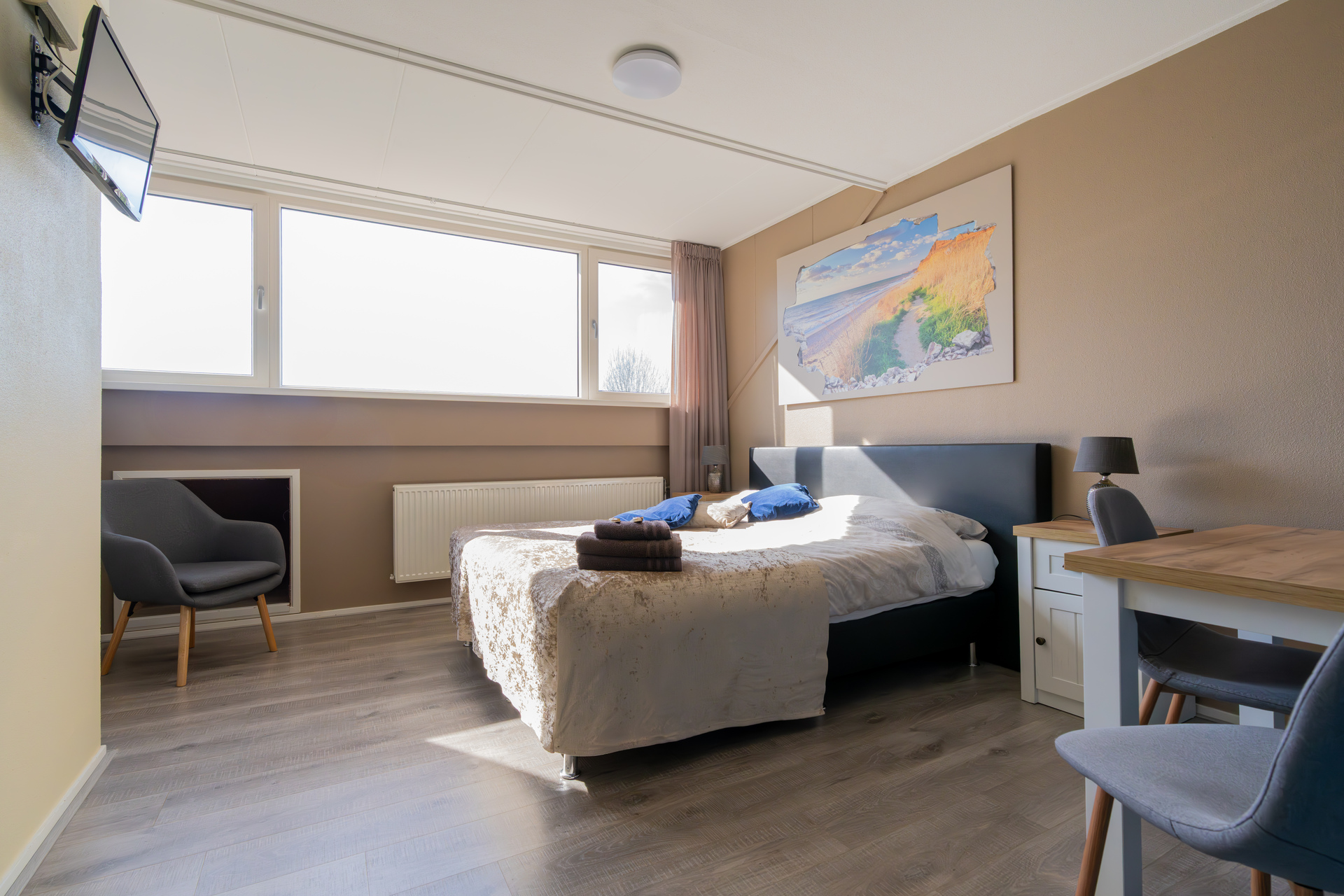 Room image 10