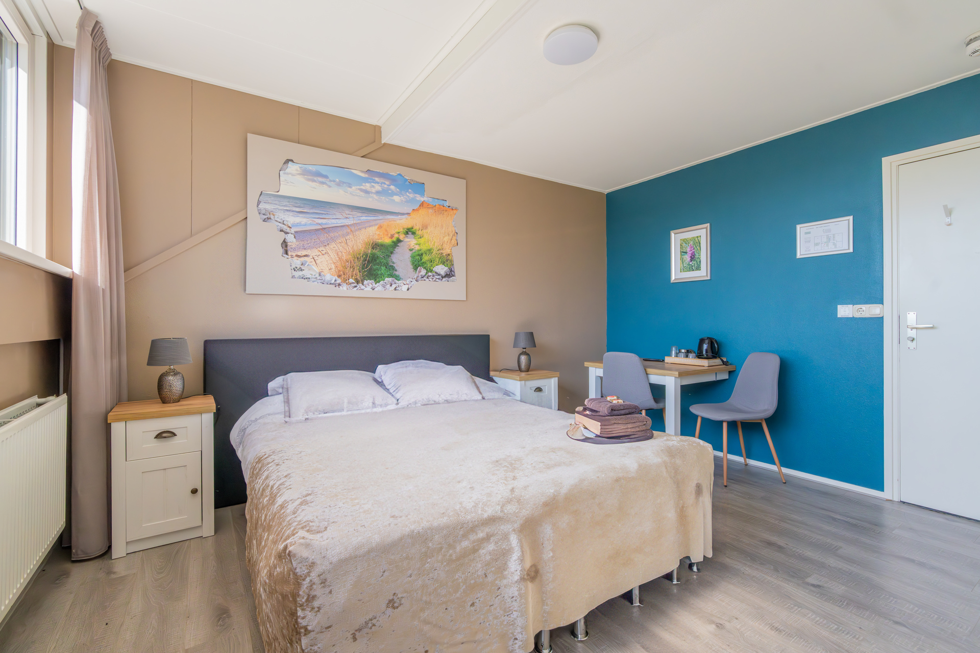 Room image 1