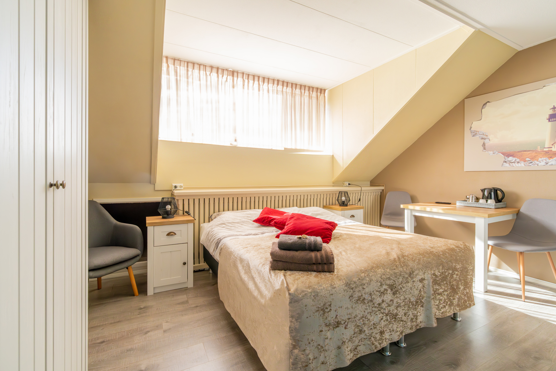 Room image 9