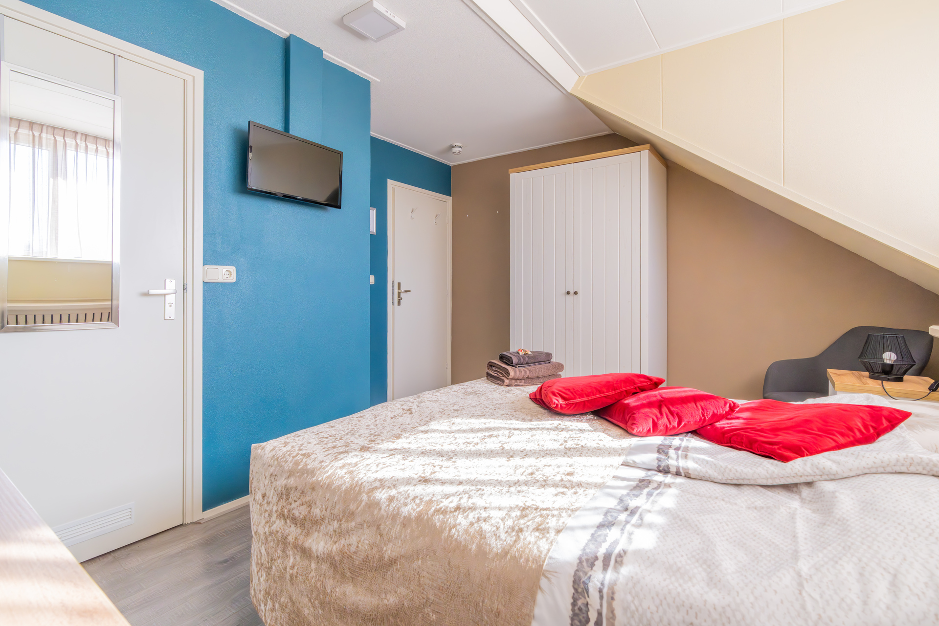 Room image 2