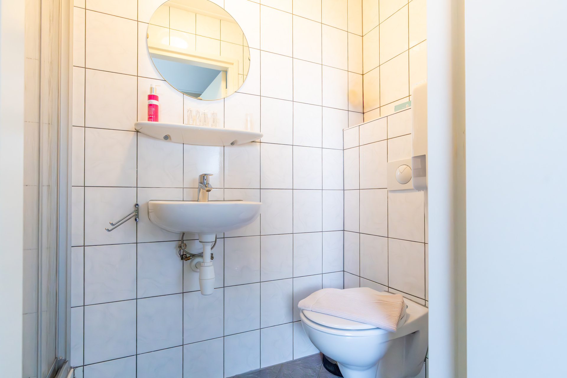 Room image 12