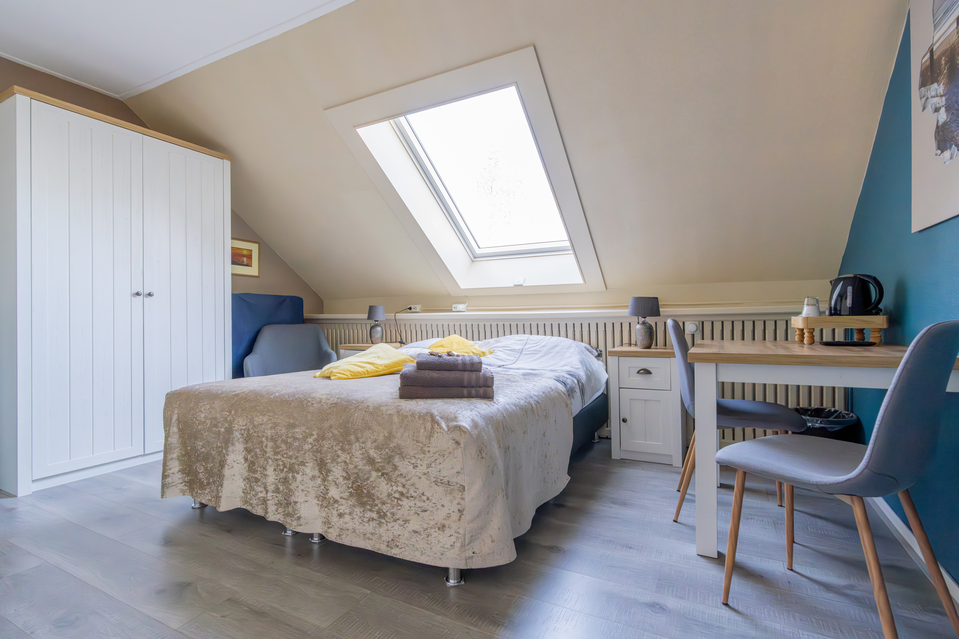 Room image 8