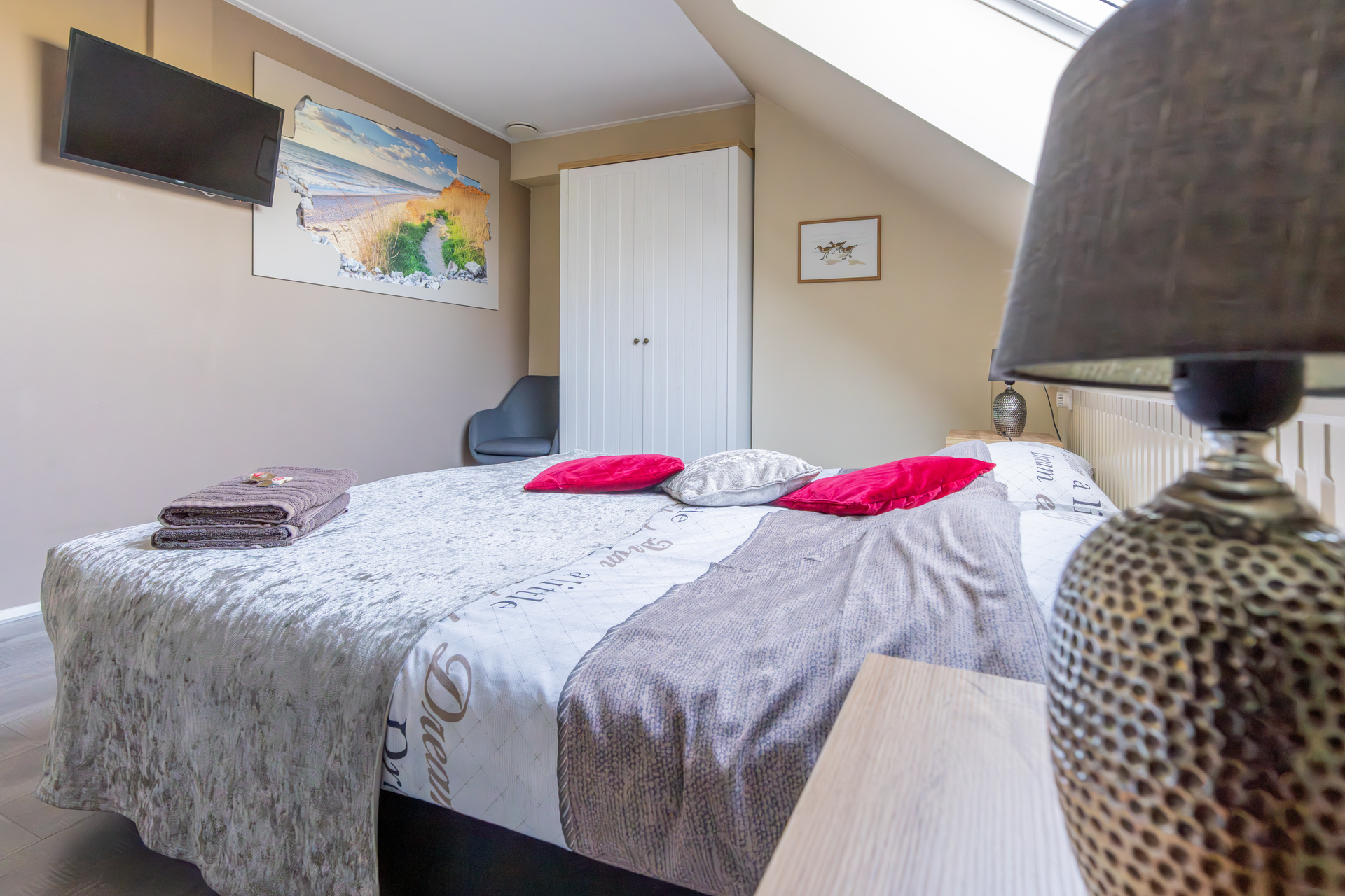 Room image 4