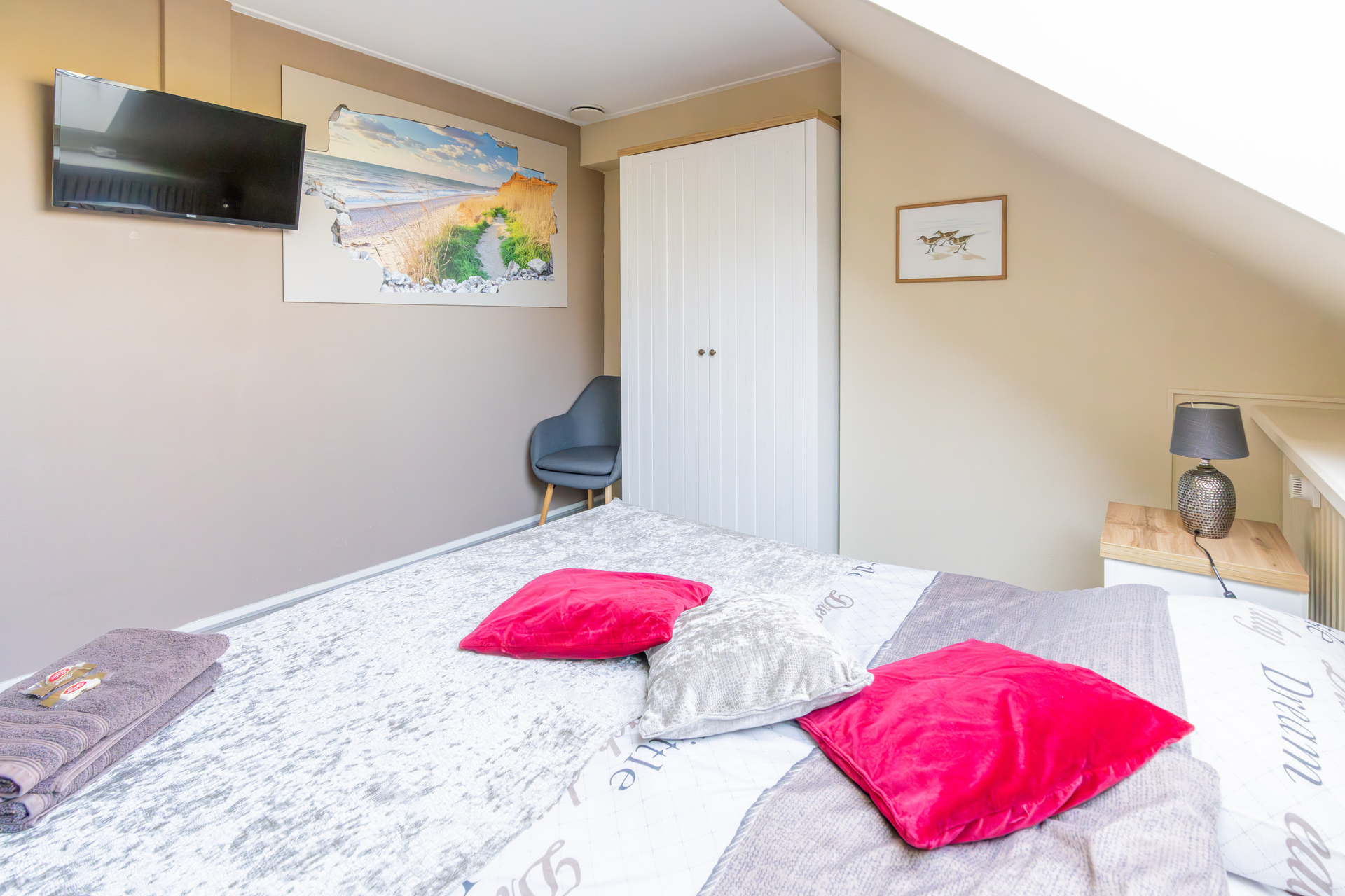 Room image 7