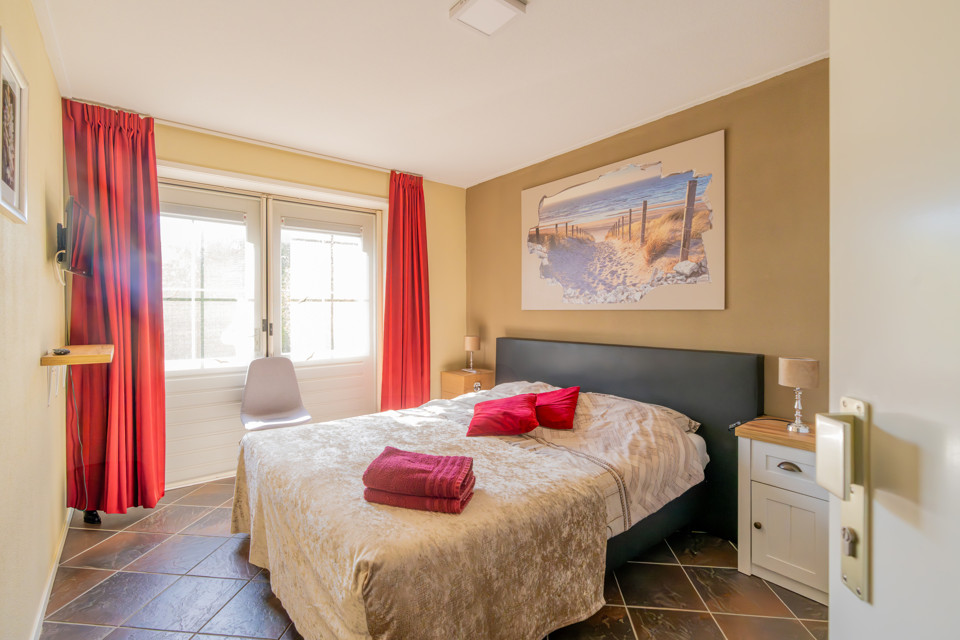 Room image 7