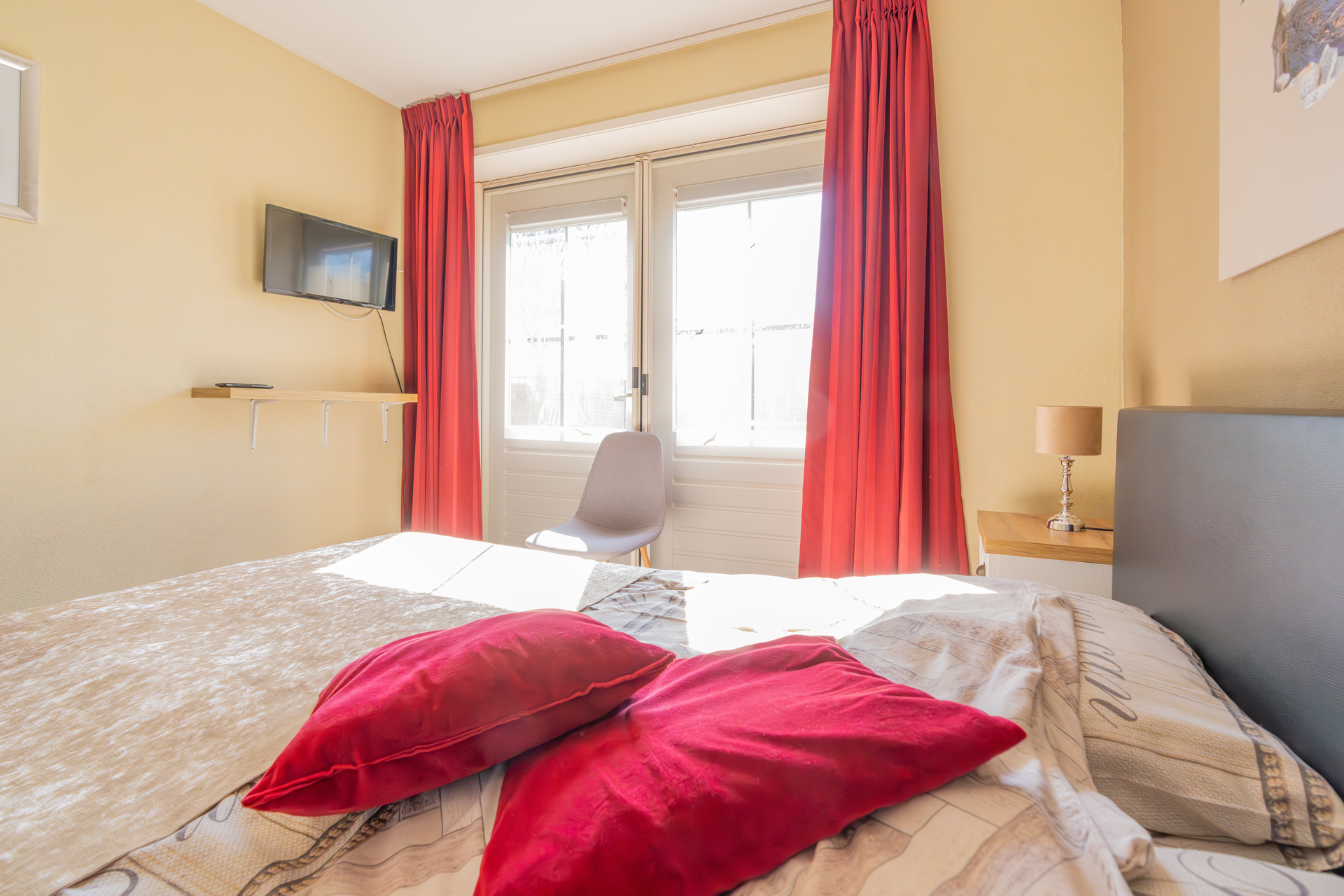 Room image 11